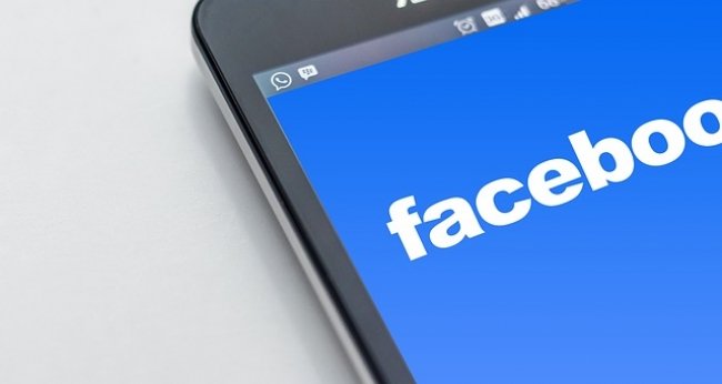 zarządzanie stroną na Facebooku